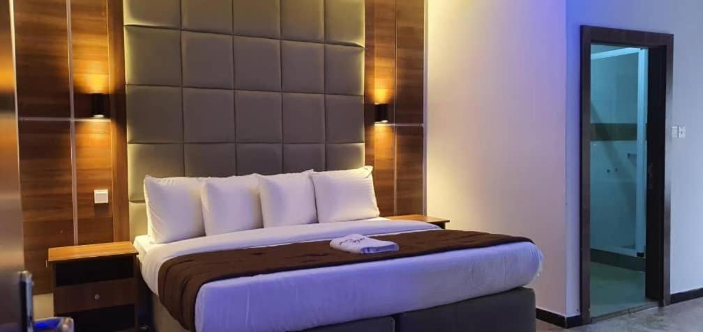 Presken Hotel @Oniru Lagos Bagian luar foto