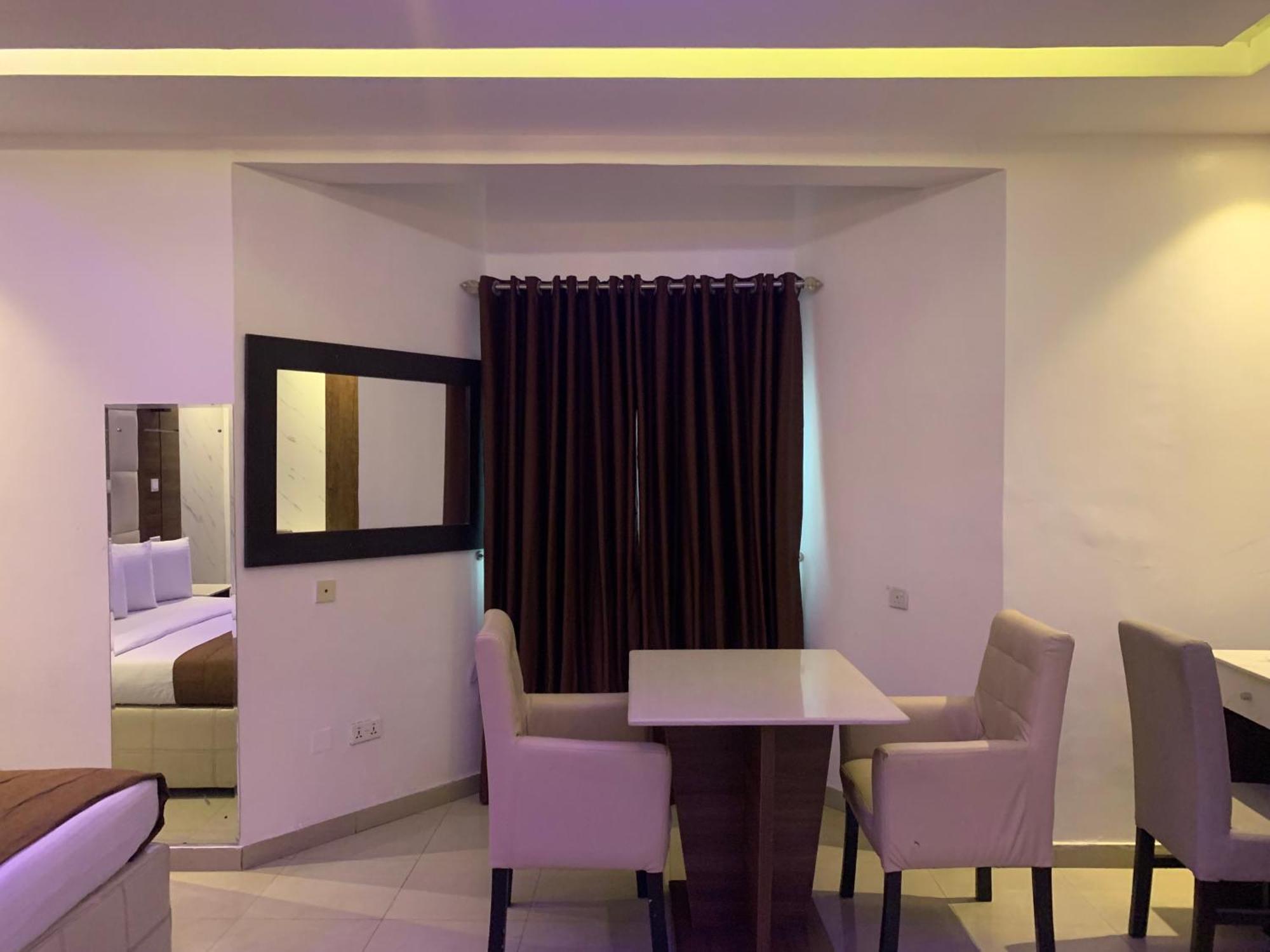 Presken Hotel @Oniru Lagos Bagian luar foto