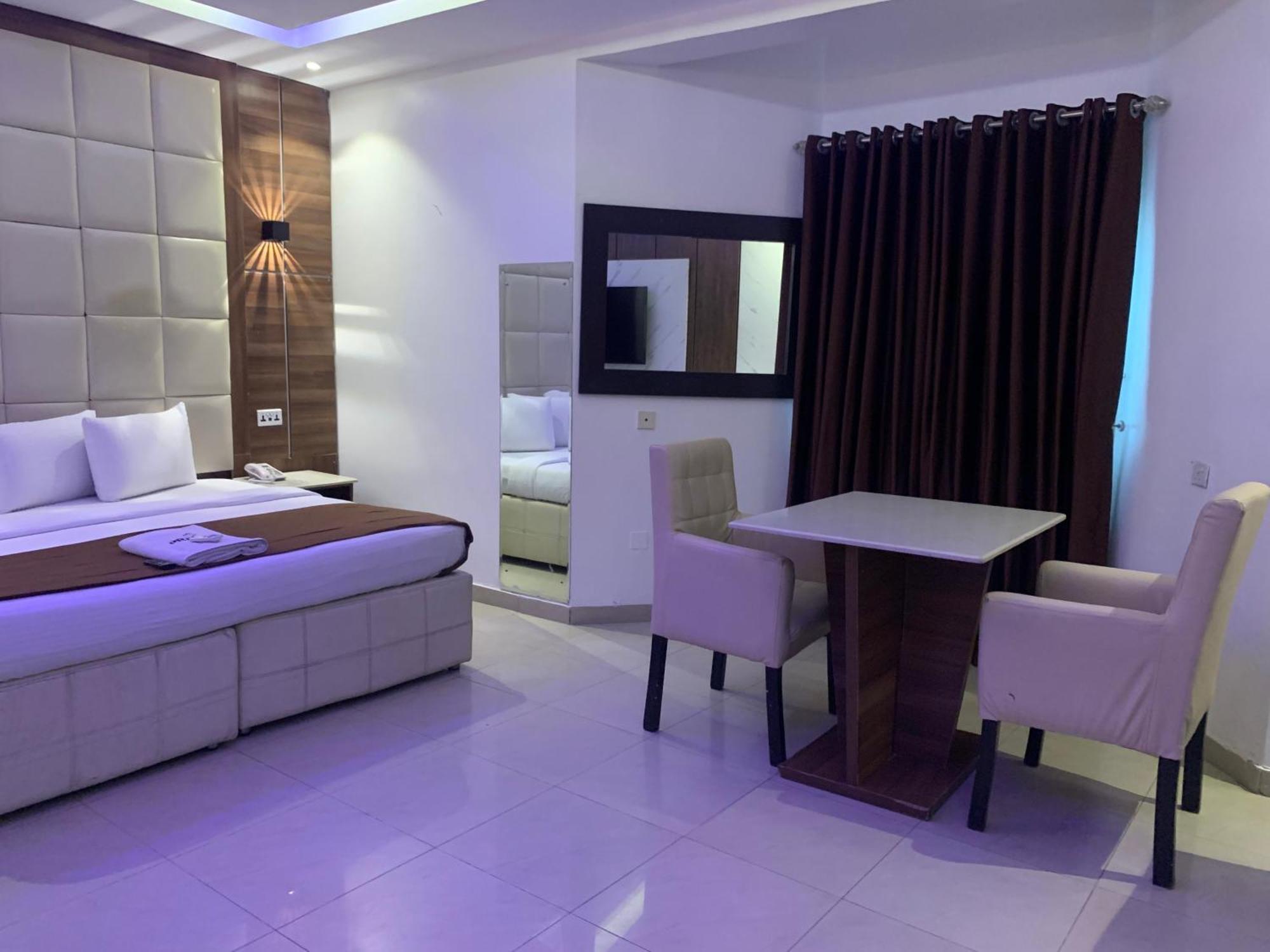 Presken Hotel @Oniru Lagos Bagian luar foto