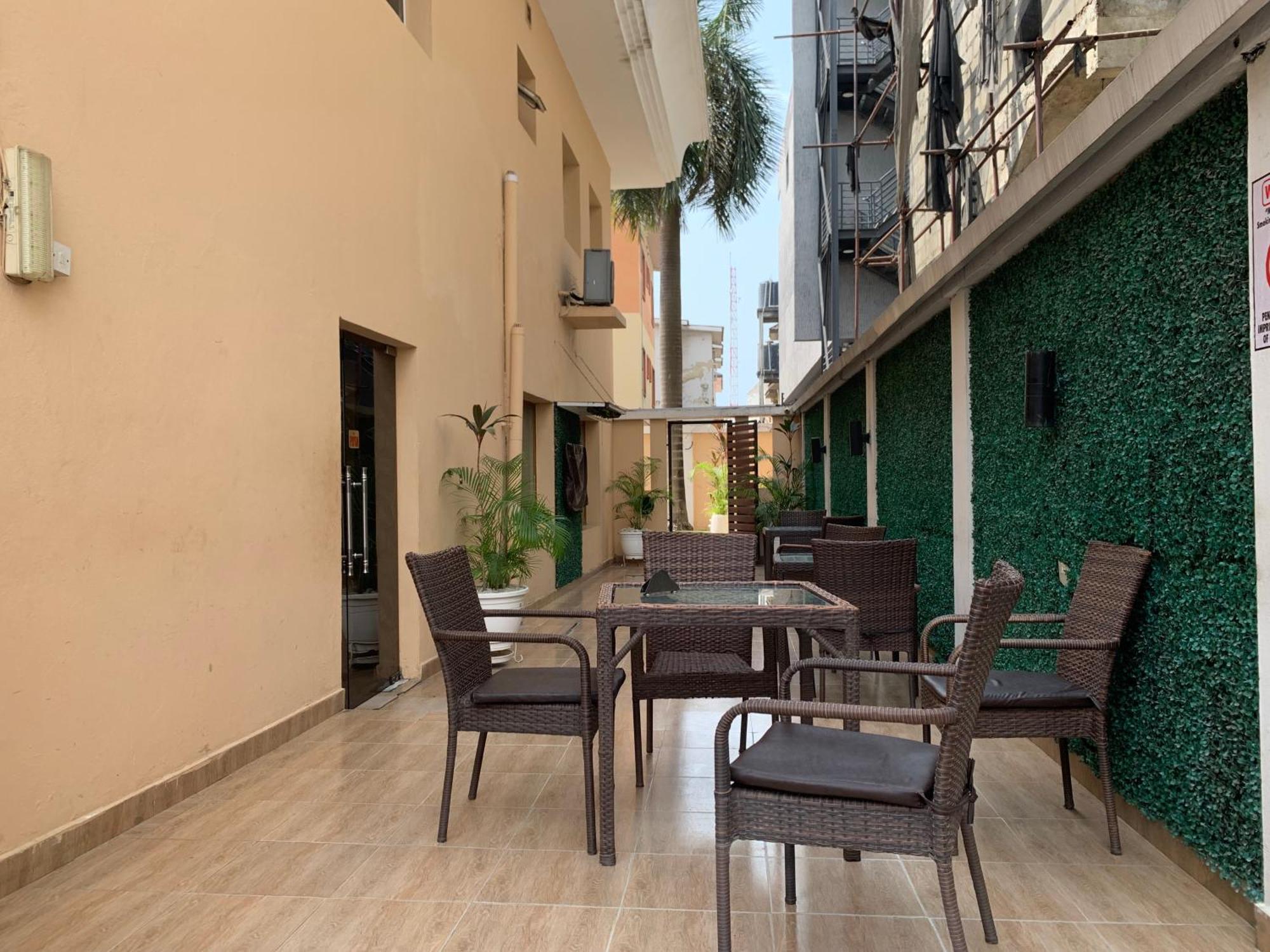 Presken Hotel @Oniru Lagos Bagian luar foto