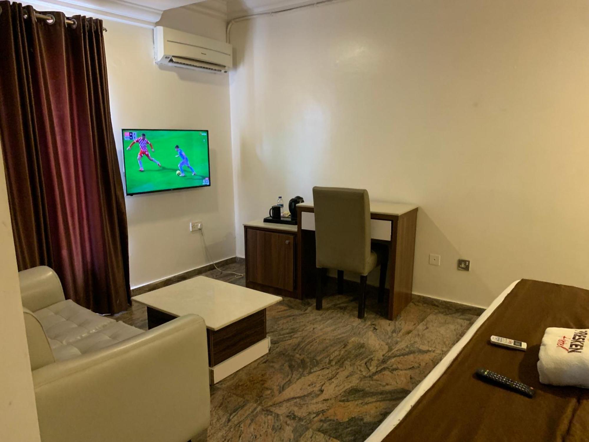 Presken Hotel @Oniru Lagos Bagian luar foto